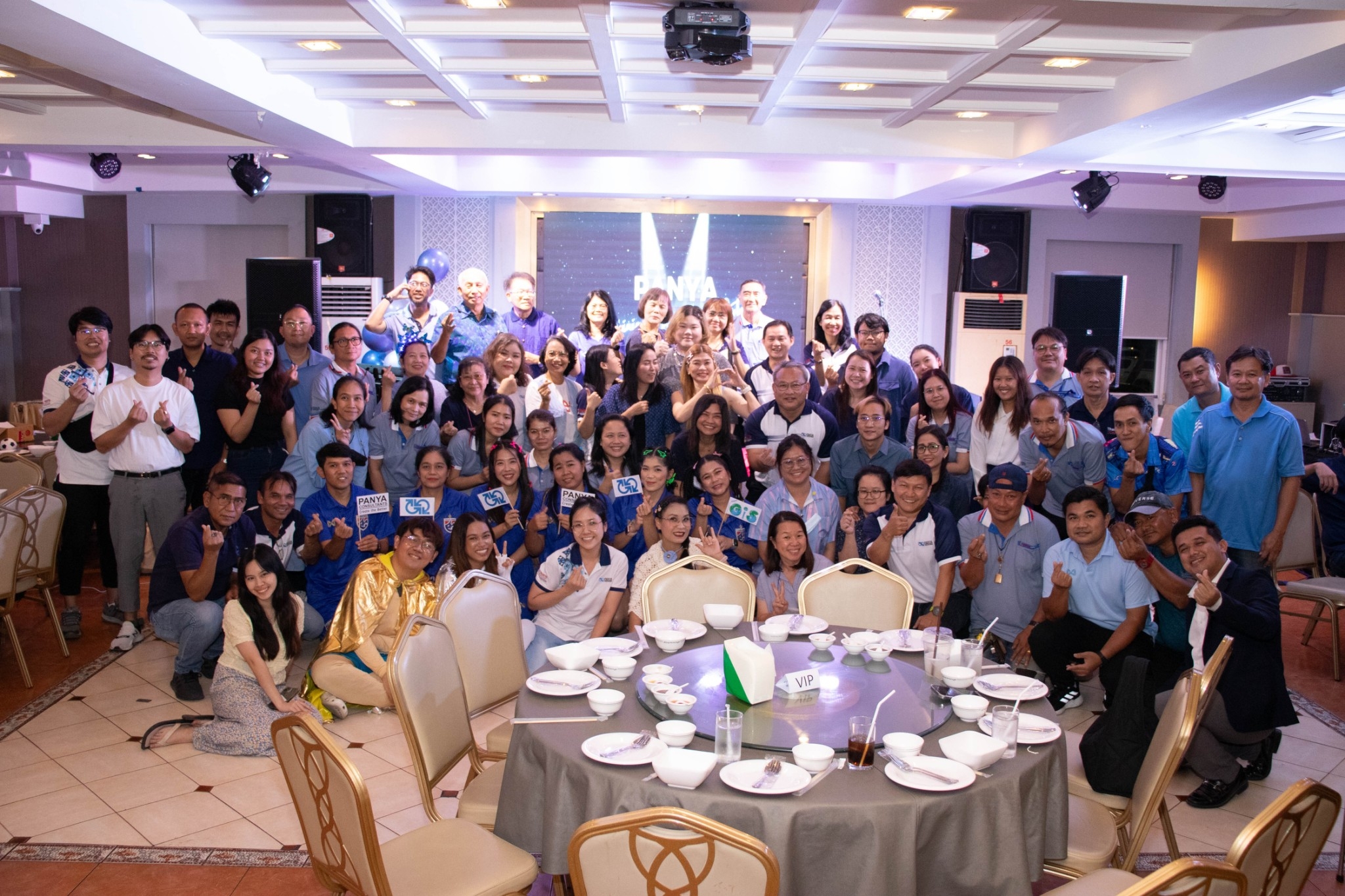 ภาพบรรยากาศค่ำคืนแห่งความต๊าซ กับ Panya Shining Blue Night Party